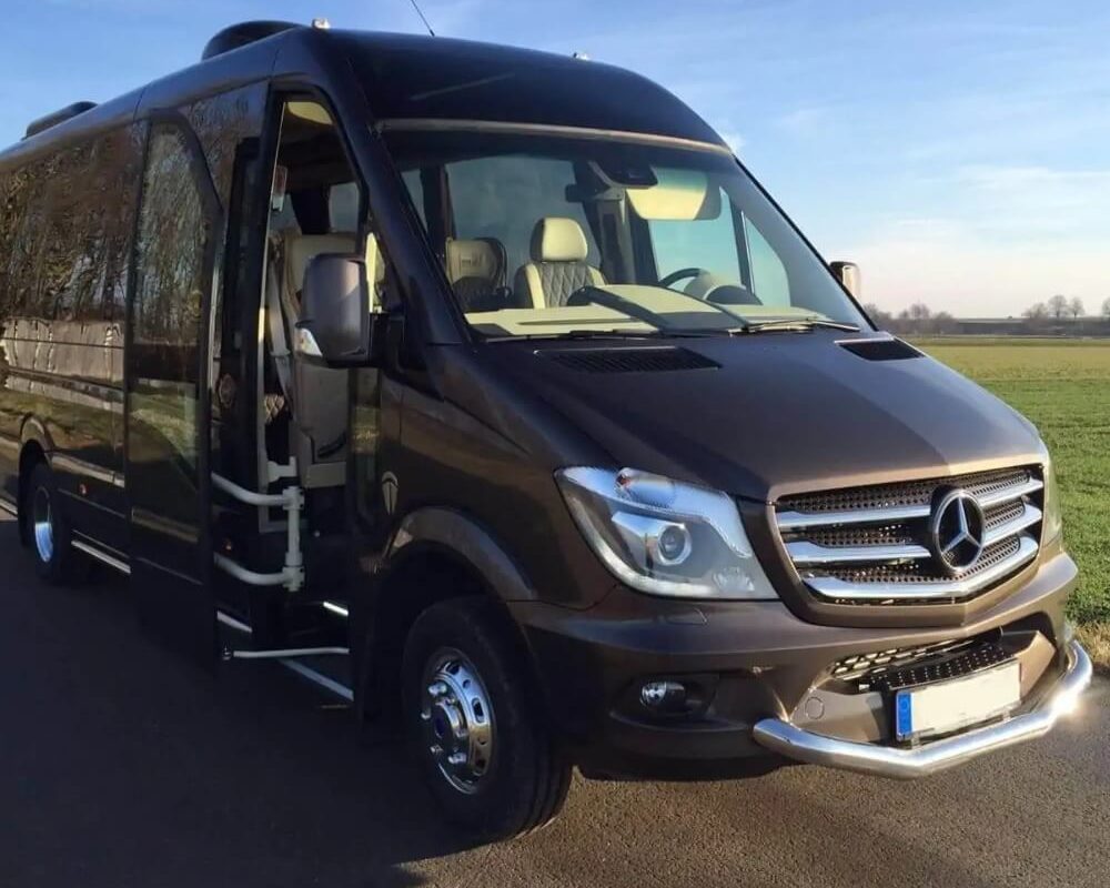 Need prompt and reliable Luton Coach Hire UK Need prompt and reliable Luton Coach Hire UK
